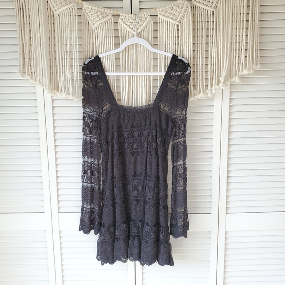 UO KIMCHI BLUE Buttercup Lace Bell Sleeve Dress M - Picture 6 of 8